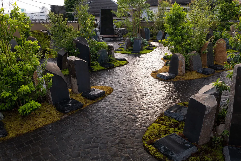 Kezouin Fuchu-shi Cemetery "Yoyo-no-niwa"