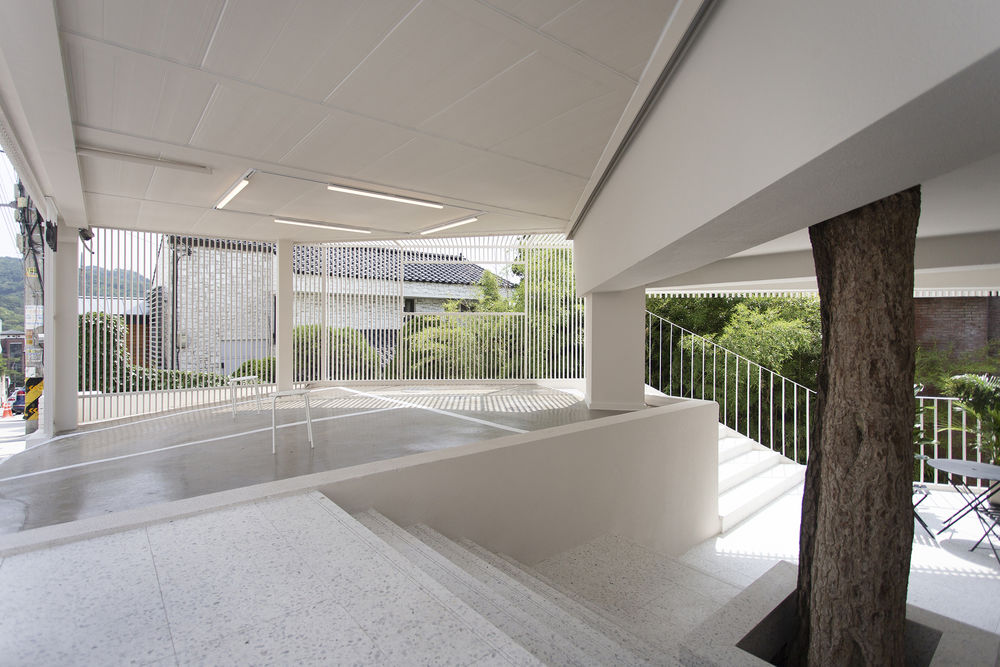 MASS Arts Plastiques Gallery / Form & Function