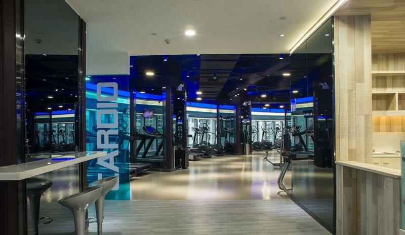 繁华地段中的蓝色魅惑——FITNESS WORLD健身会所设计