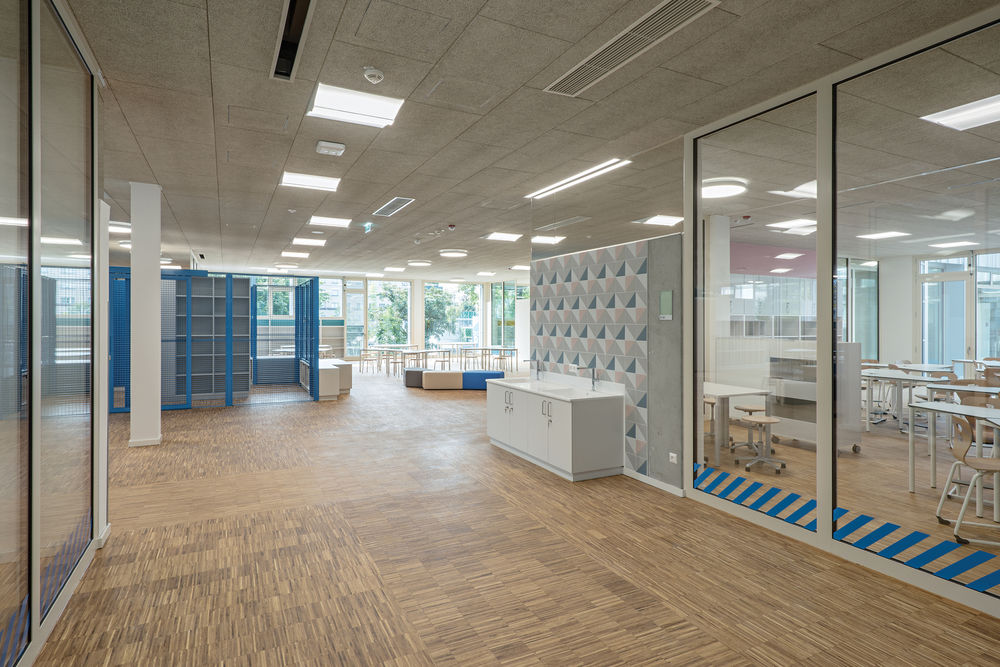 Längenfeldgasse Primary and Vocational School  / PPAG architects