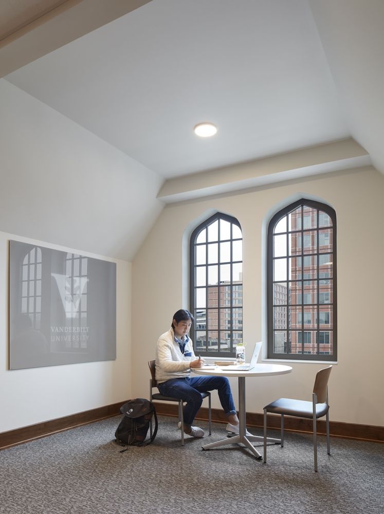 Vanderbilt University 的 Nicholas S. Zeppos College | 现代哥特式建筑魅力