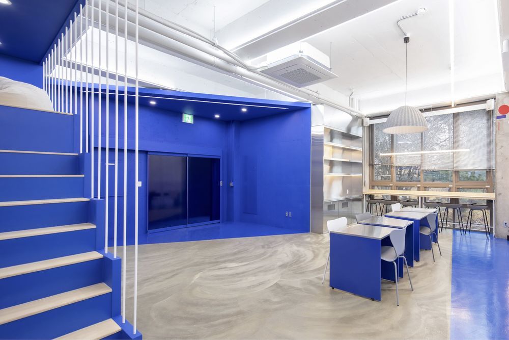 The Blue Moon Office / G/O Architecture