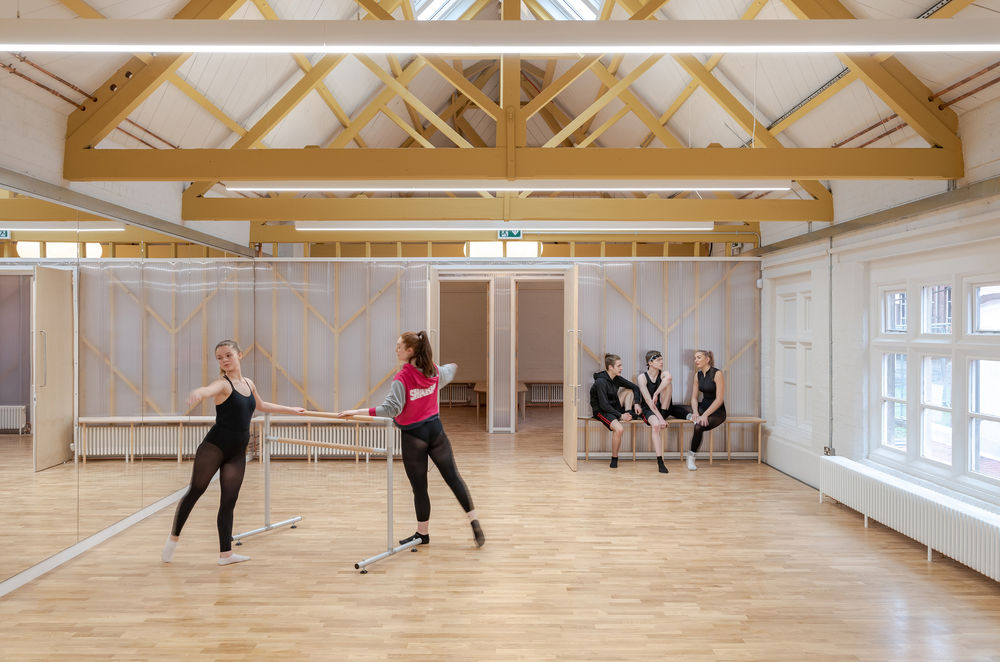 Harrow Arts Centre / DK-CM