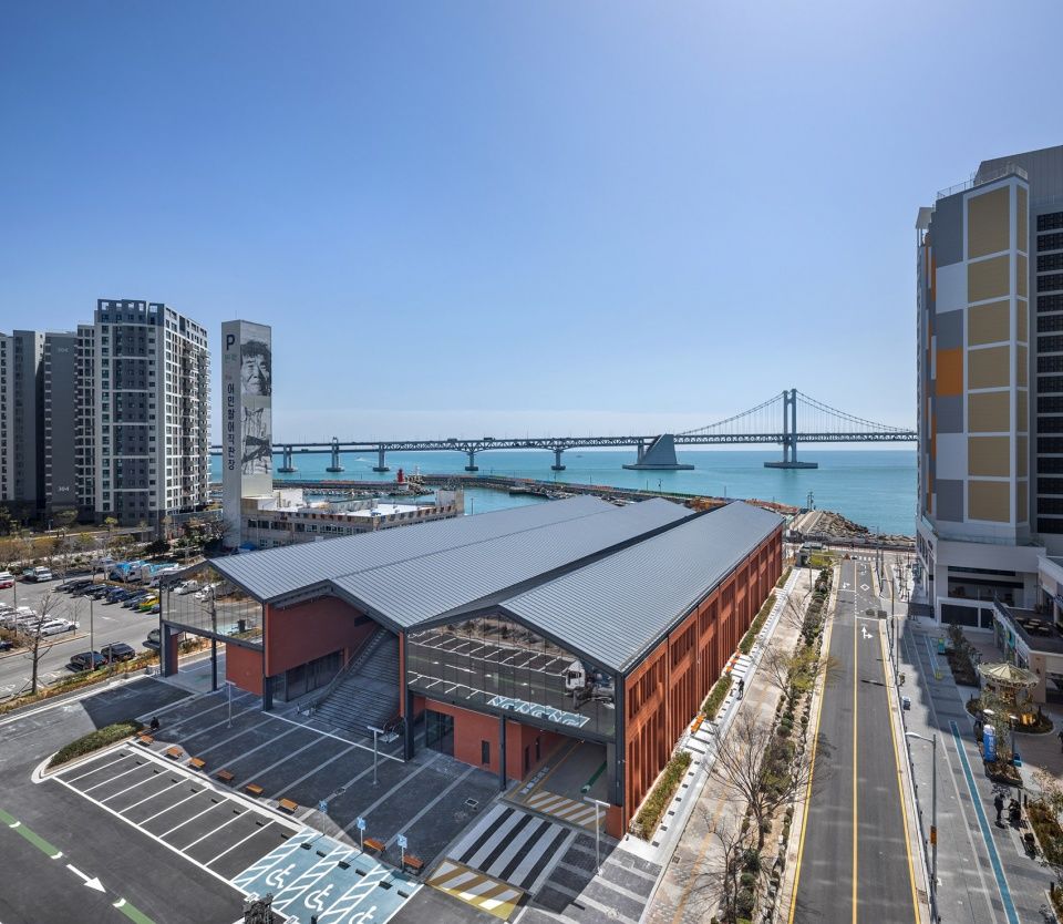 Millac 滨海市场，釜山 / LJL Architects + 2K1 Architecture，城市化与海景的完美融合