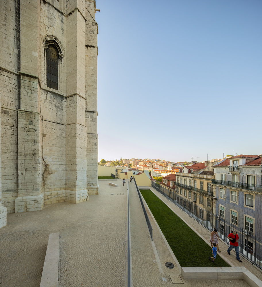 Urban Renewal of Chiado Neighborhood / Álvaro Siza + Carlos Castanheira