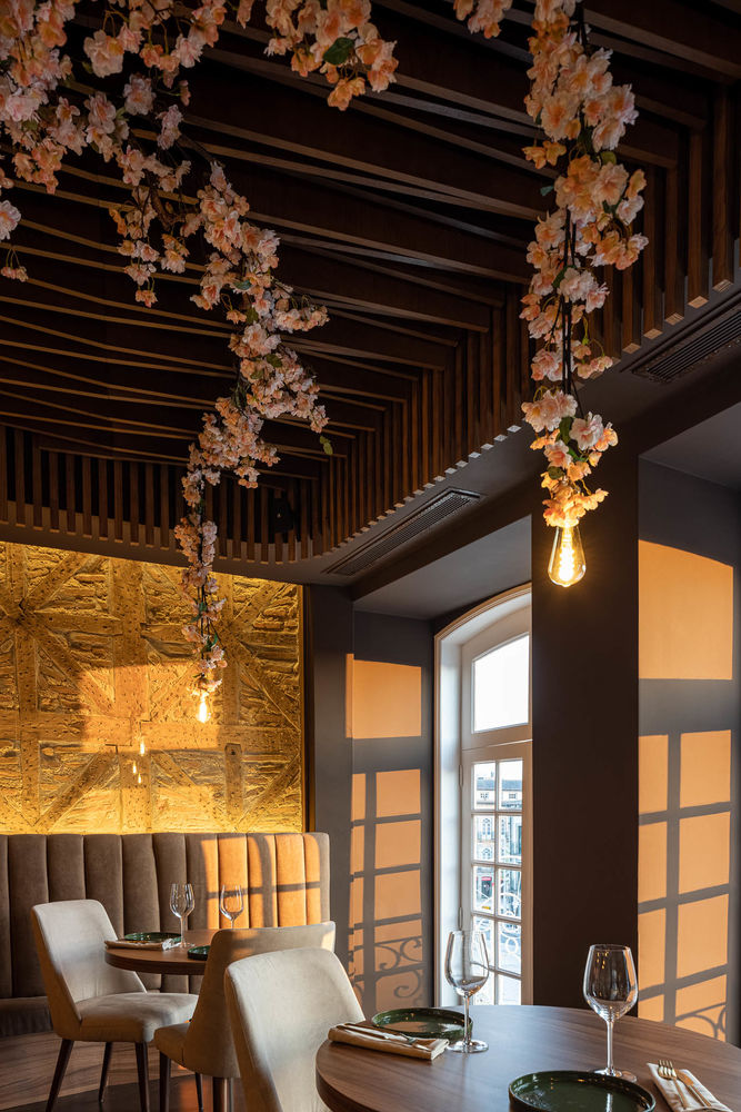 葡式风情 | REM'A Arquitectos 打造绿色艺术新餐厅