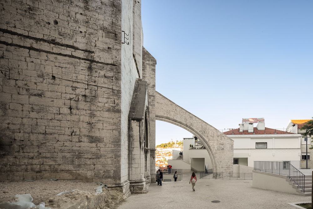 Urban Renewal of Chiado Neighborhood / Álvaro Siza + Carlos Castanheira