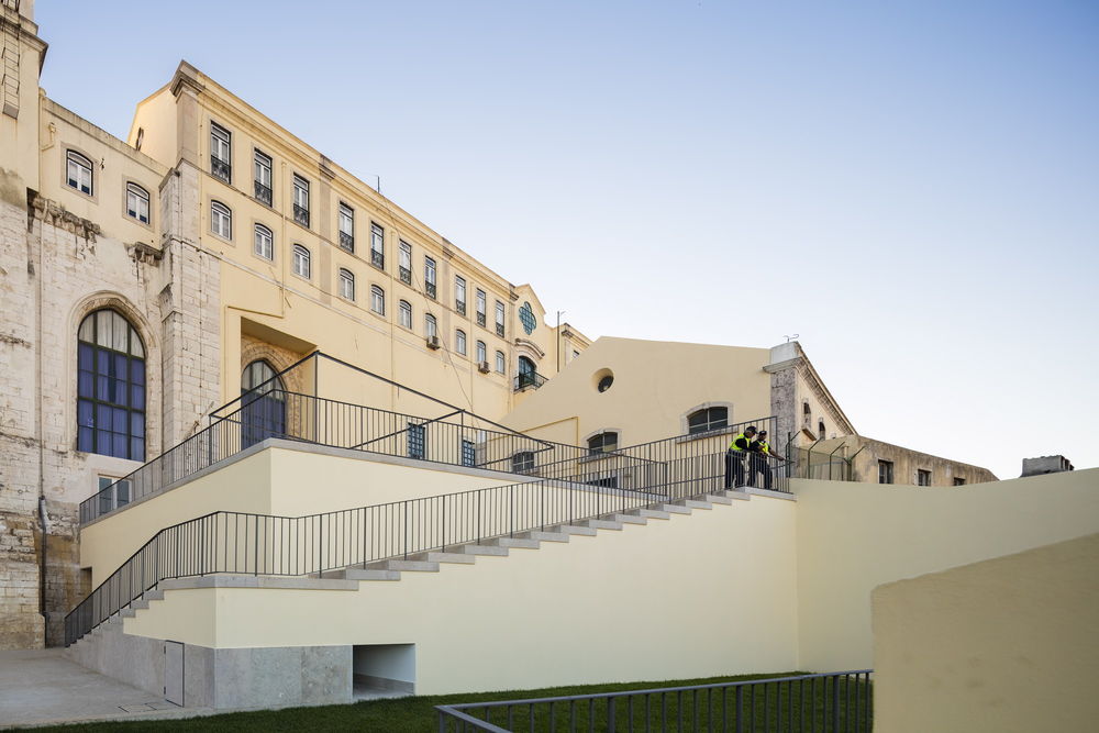 Urban Renewal of Chiado Neighborhood / Álvaro Siza + Carlos Castanheira