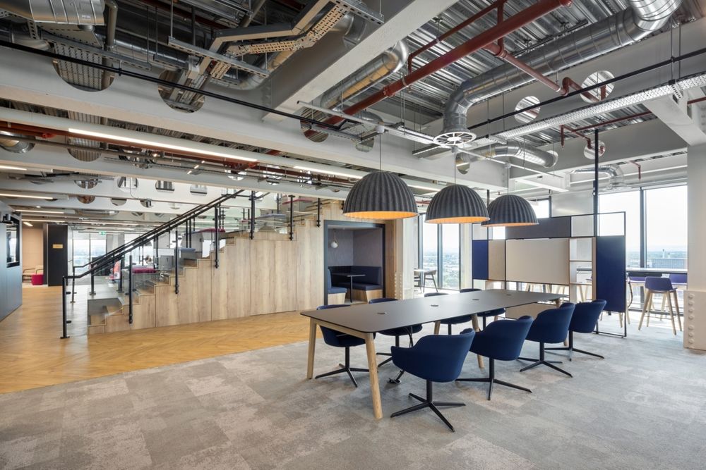 Autocab Offices Manchester - 灵活多元的现代办公空间设计