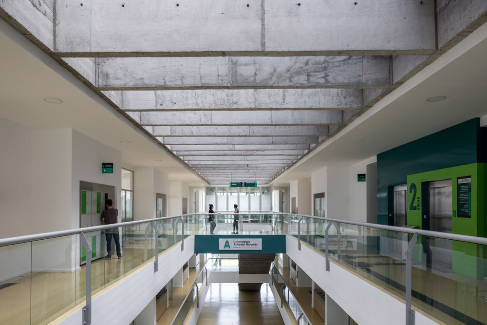 巴西安汉比莫隆比大学两校区建筑赏析