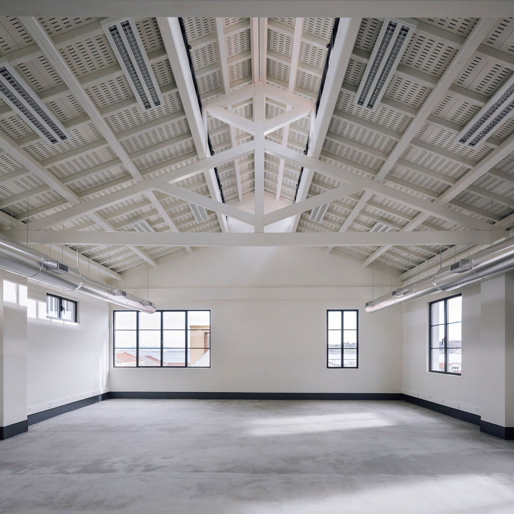 Cais do Tojo Building / LADO Arquitectura e Design