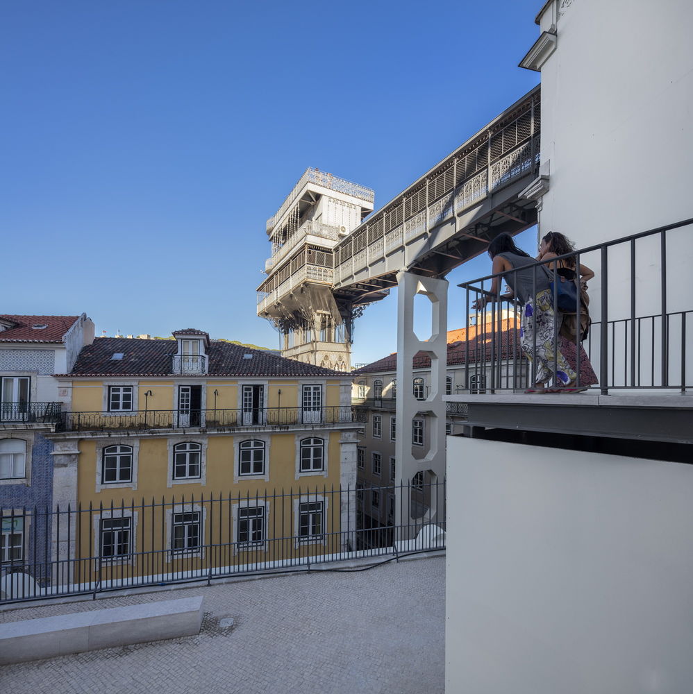 Urban Renewal of Chiado Neighborhood / Álvaro Siza + Carlos Castanheira