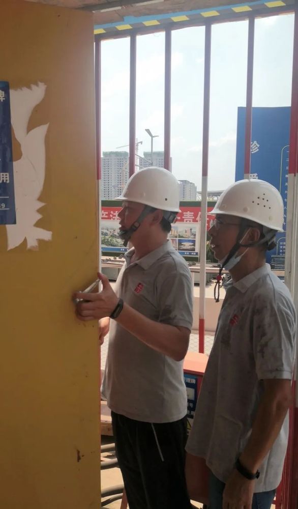 高温下的坚守 | CDAD 员工战高温送清凉