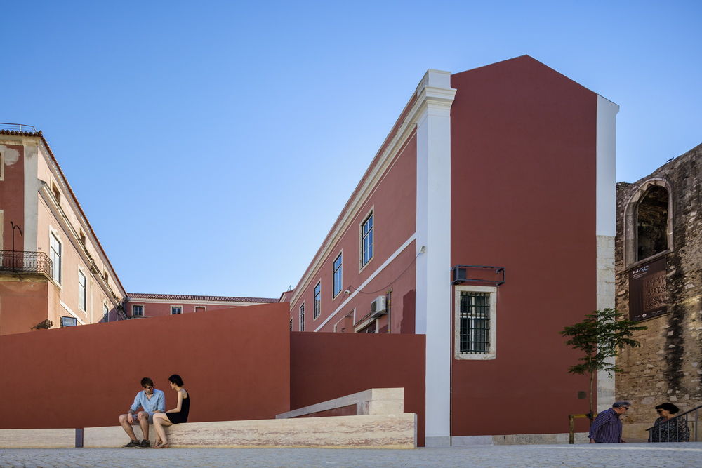 Urban Renewal of Chiado Neighborhood / Álvaro Siza + Carlos Castanheira