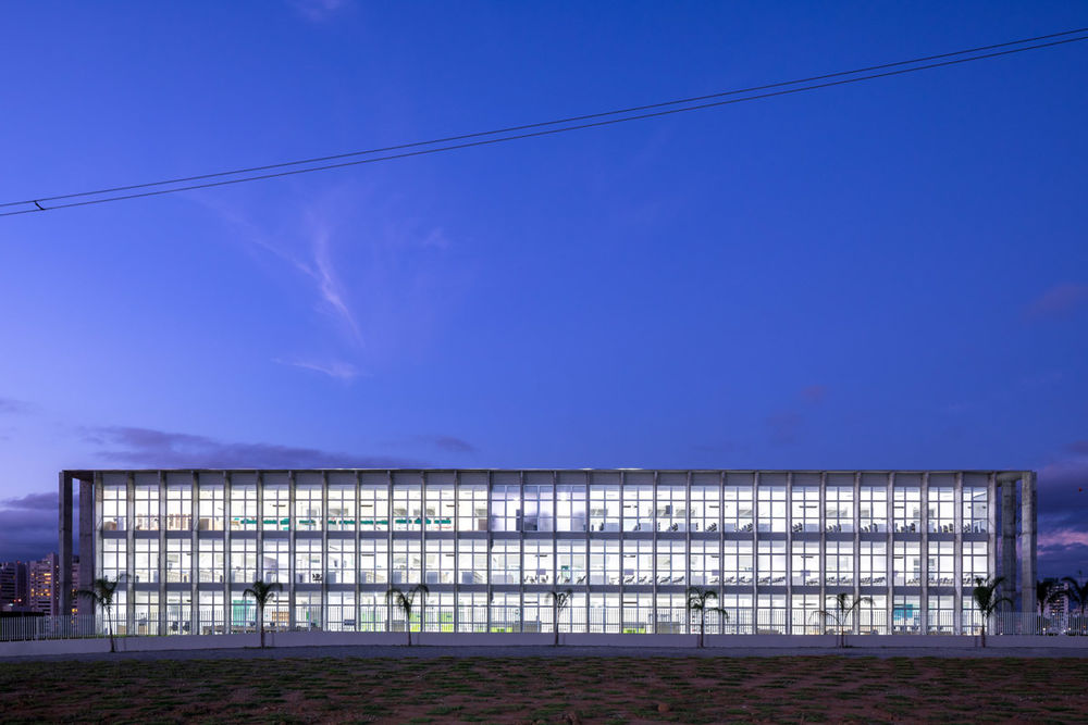 巴西安汉比莫隆比大学两校区建筑赏析