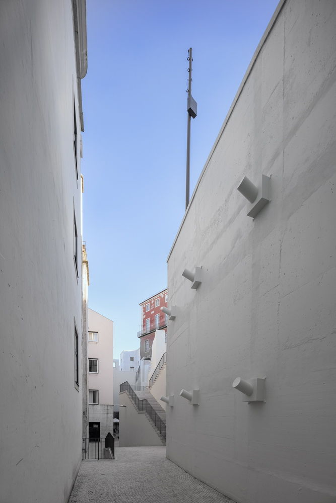 Urban Renewal of Chiado Neighborhood / Álvaro Siza + Carlos Castanheira