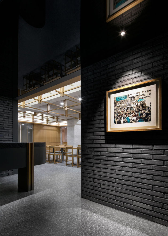 承载 70 年时光的"Chosunoak The Oak"餐厅