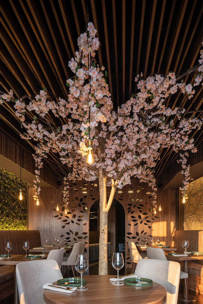 葡式风情 | REM'A Arquitectos 打造绿色艺术新餐厅