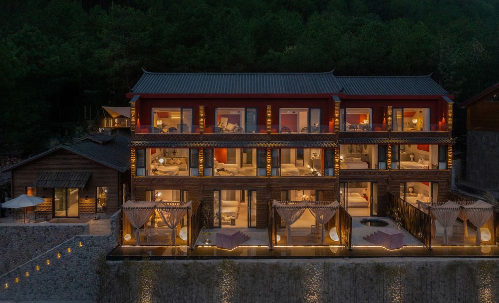境壹空间 × 泸沽湖山：安下-山与