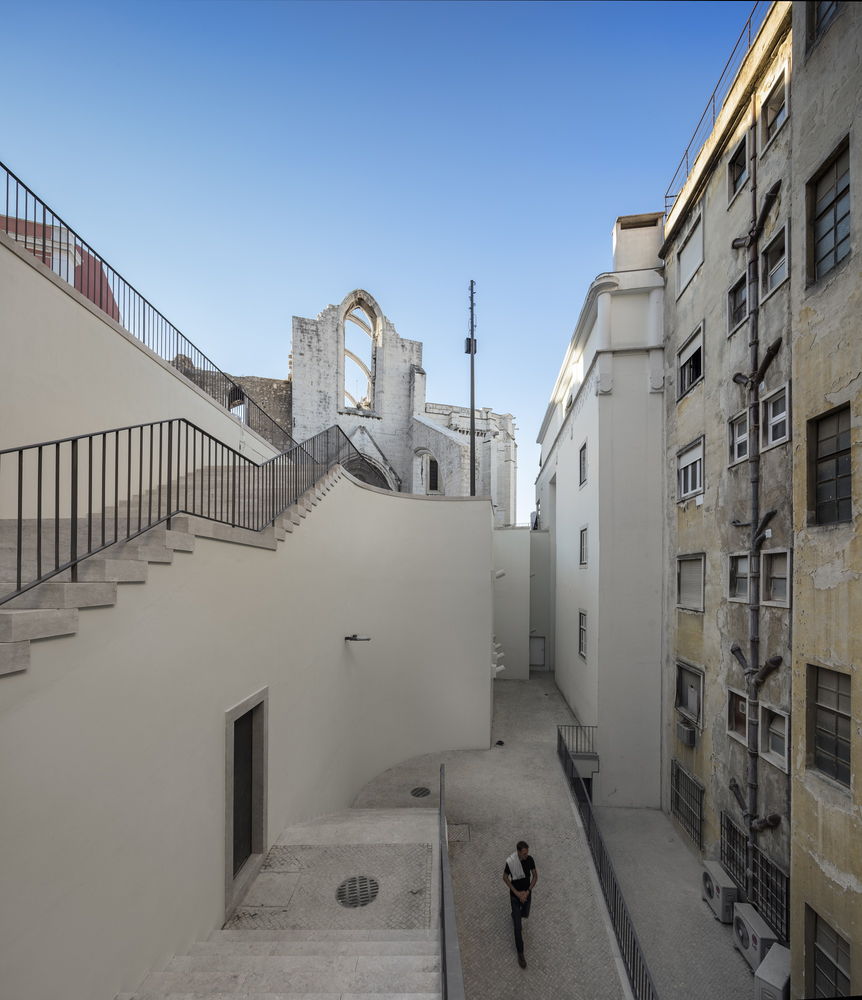 Urban Renewal of Chiado Neighborhood / Álvaro Siza + Carlos Castanheira