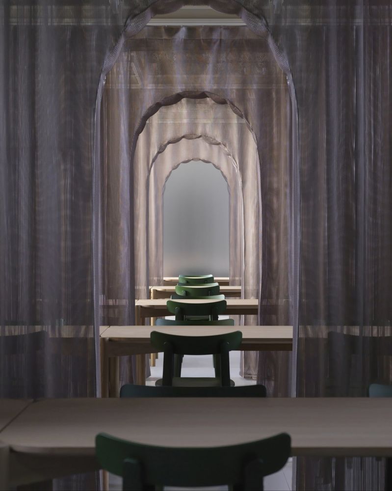 PROUD Gallery Gotanda 展厅 | 可持续设计与半透明窗帘的完美结合