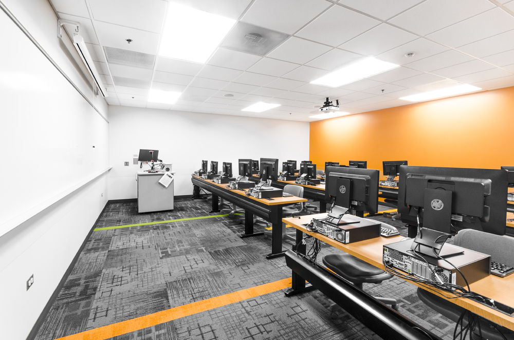 色彩活力，环保节能，打造社区标志—— College of DuPage Naperville Regional Center 翻新设计