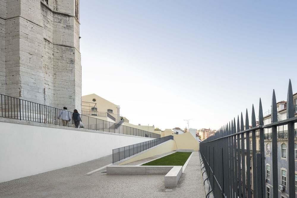 Urban Renewal of Chiado Neighborhood / Álvaro Siza + Carlos Castanheira