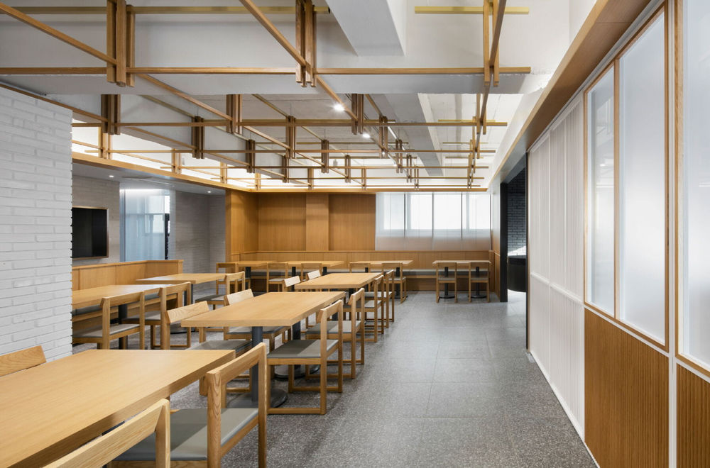 承载 70 年时光的"Chosunoak The Oak"餐厅