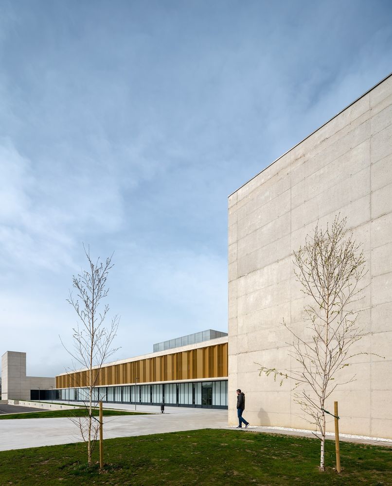 Salesianos Pamplona Institute / Garmendia Cordero Arquitectos + TCGA Arquitectos