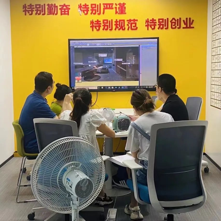 高温下的坚守 | CDAD 员工战高温送清凉