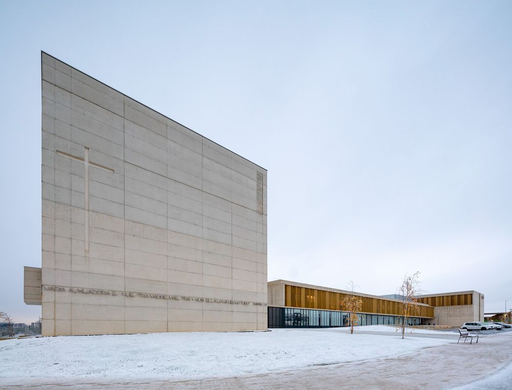 Salesianos Pamplona Institute / Garmendia Cordero Arquitectos + TCGA Arquitectos