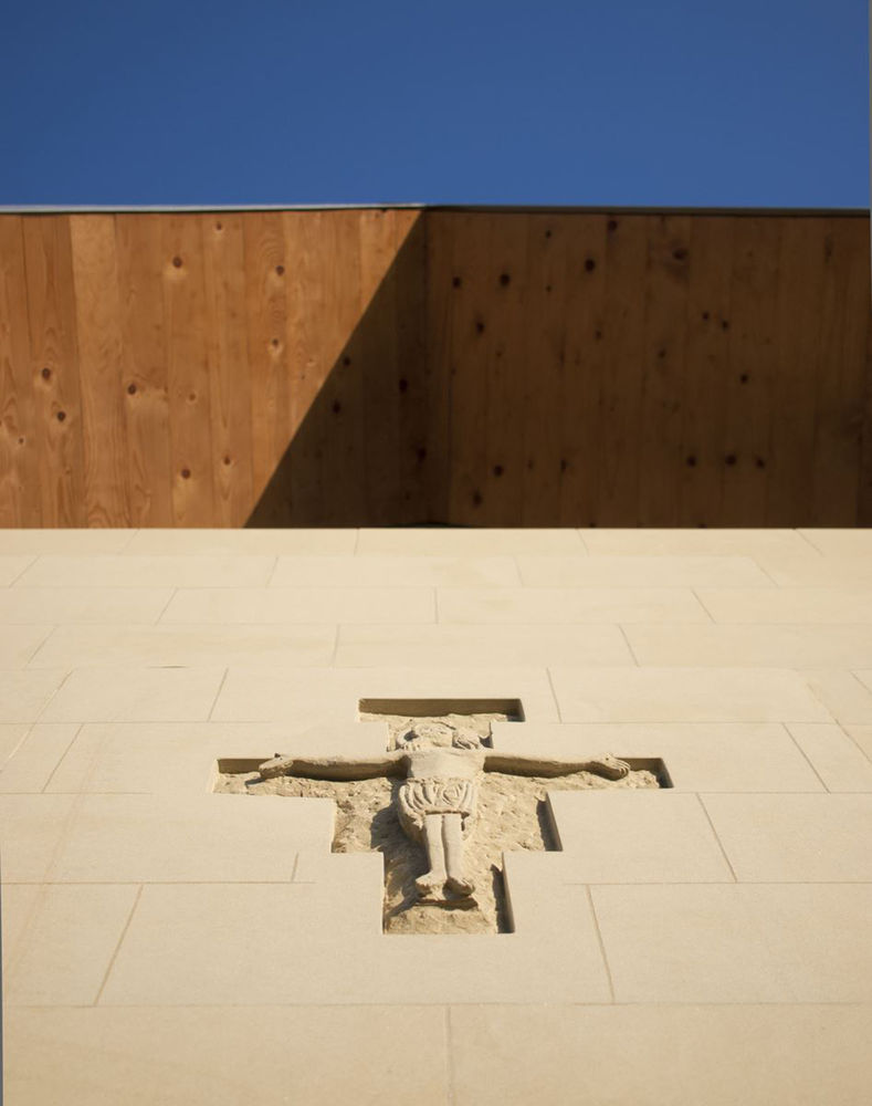 The Chapel of the Last Farewell / Jakub Turbasa + Bartlomiej Pyrzyk