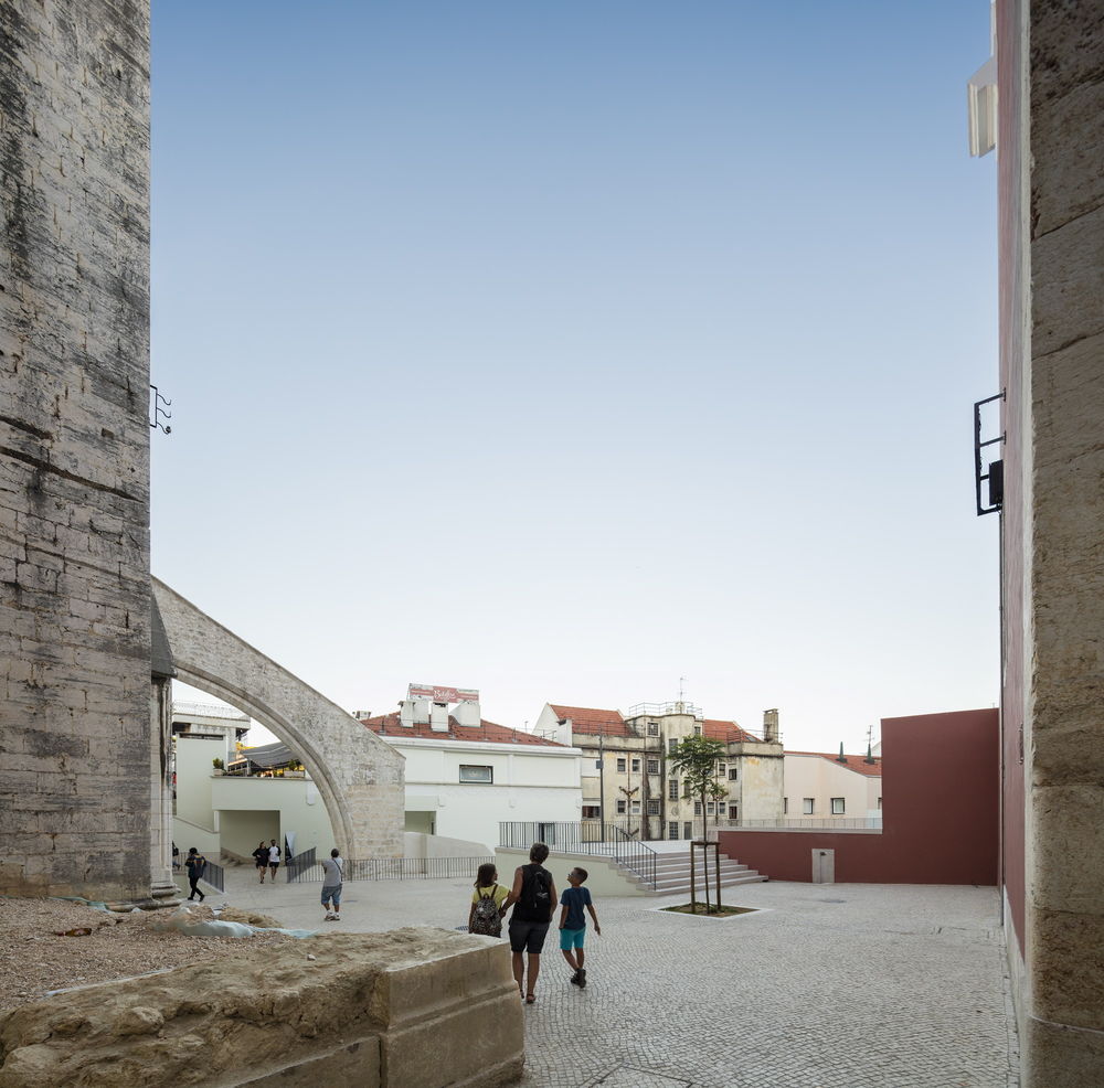 Urban Renewal of Chiado Neighborhood / Álvaro Siza + Carlos Castanheira