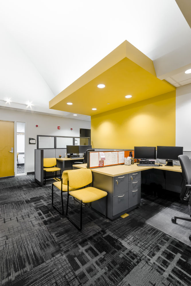 色彩活力，环保节能，打造社区标志—— College of DuPage Naperville Regional Center 翻新设计