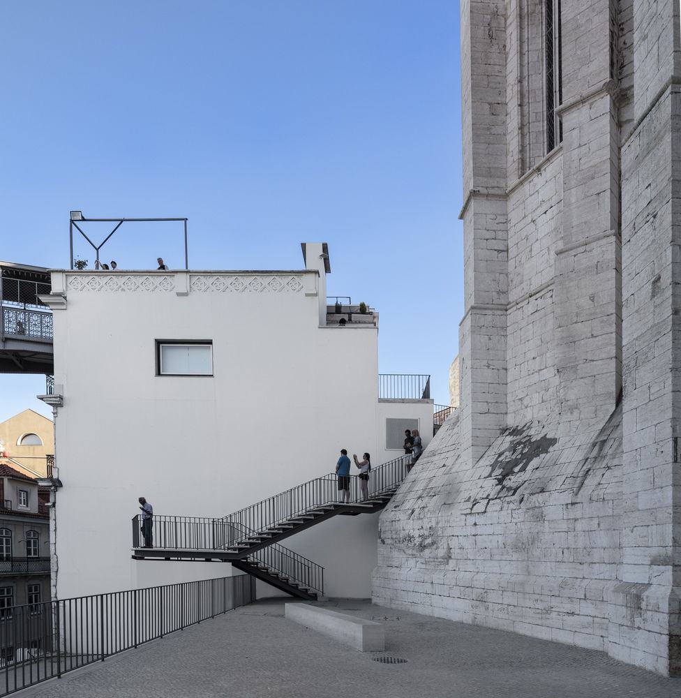 Urban Renewal of Chiado Neighborhood / Álvaro Siza + Carlos Castanheira