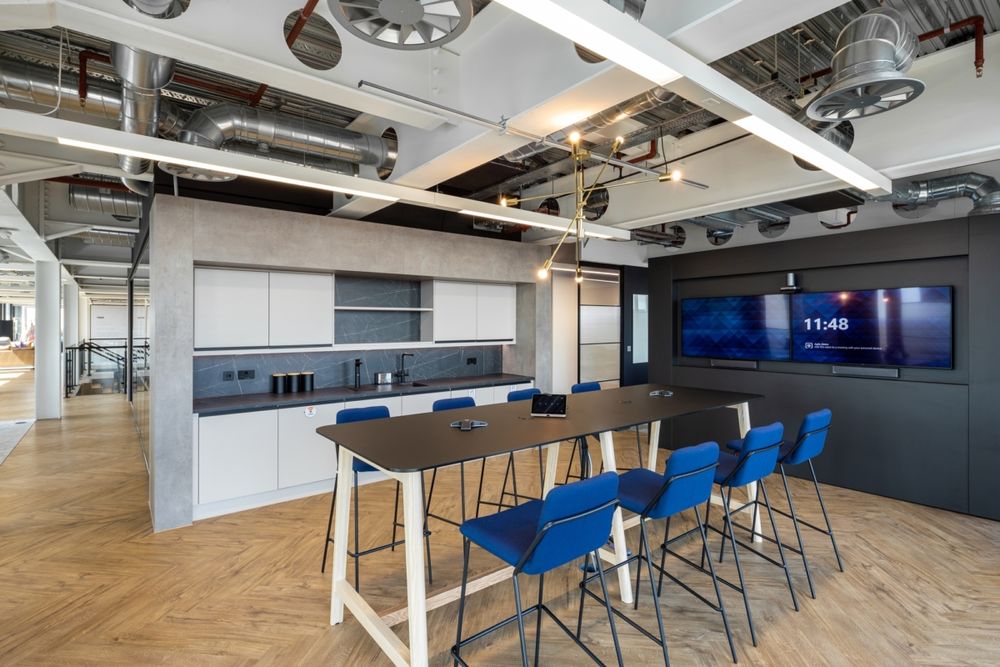Autocab Offices Manchester - 灵活多元的现代办公空间设计