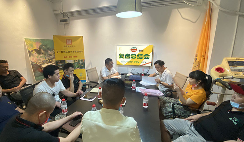 南小碗湖南鲜炒简餐空间设计 | 现炒锅气、新鲜食材的呈现
