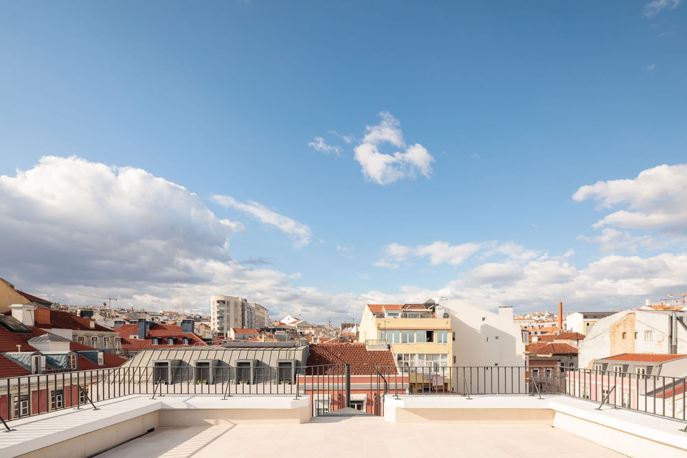 Cais do Tojo Building / LADO Arquitectura e Design