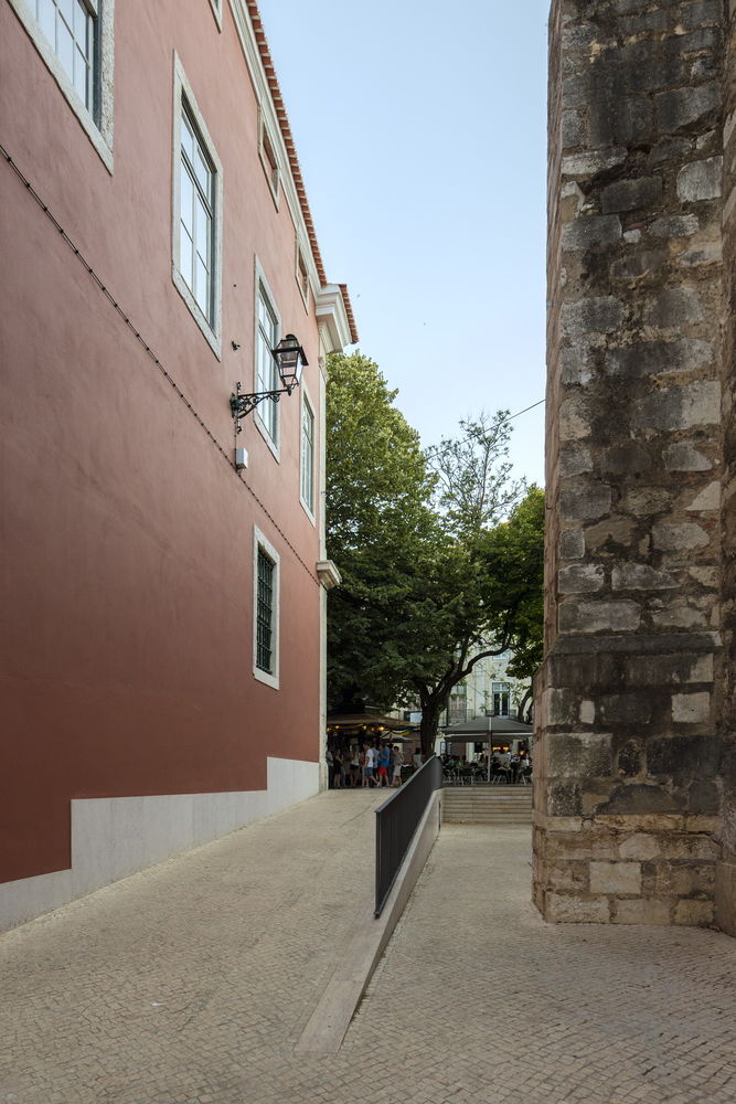 Urban Renewal of Chiado Neighborhood / Álvaro Siza + Carlos Castanheira