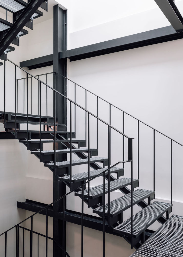 Cais do Tojo Building / LADO Arquitectura e Design