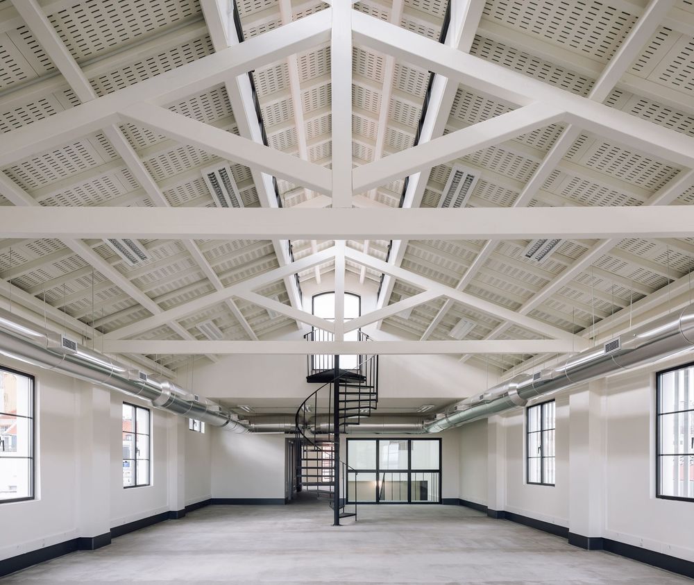 Cais do Tojo Building / LADO Arquitectura e Design