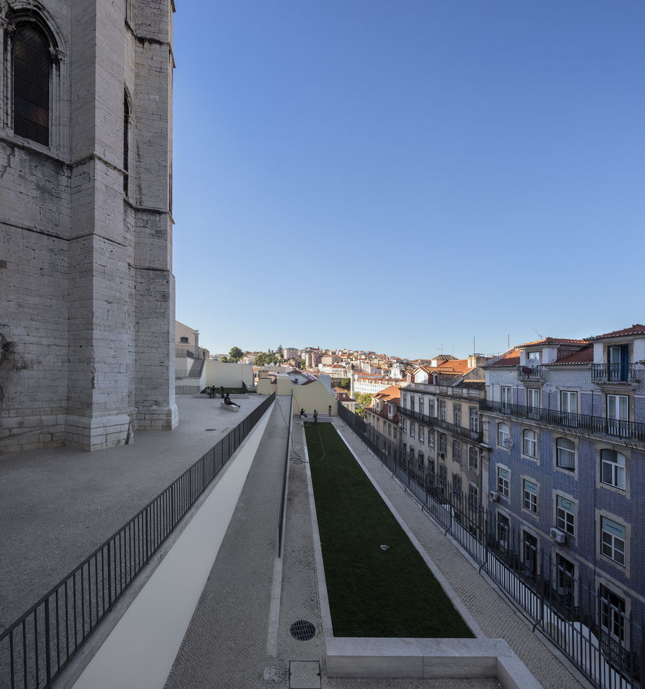 Urban Renewal of Chiado Neighborhood / Álvaro Siza + Carlos Castanheira