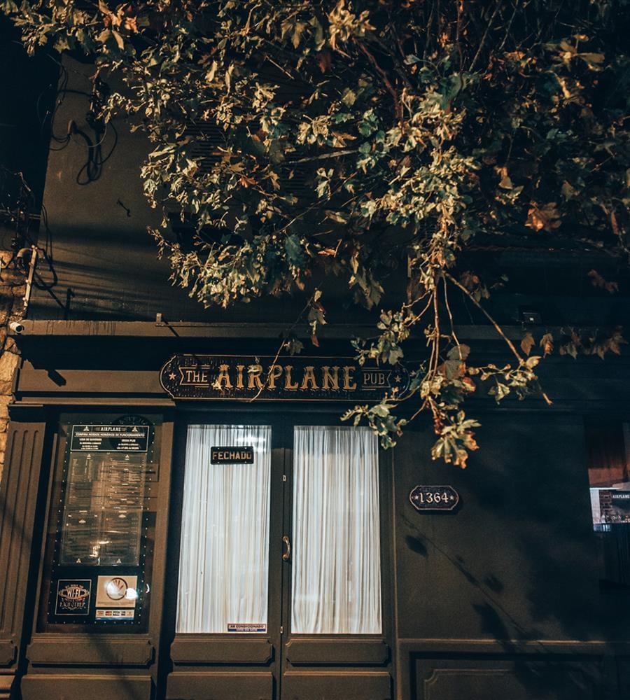巴西 PUB Escocês | 传统苏格兰风情与航空元素的完美结合