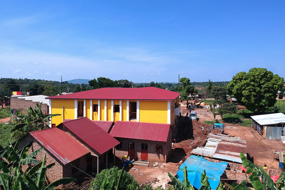BINANCEHIS GRACE学校，乌干达 / Dream Building Service Association NGO