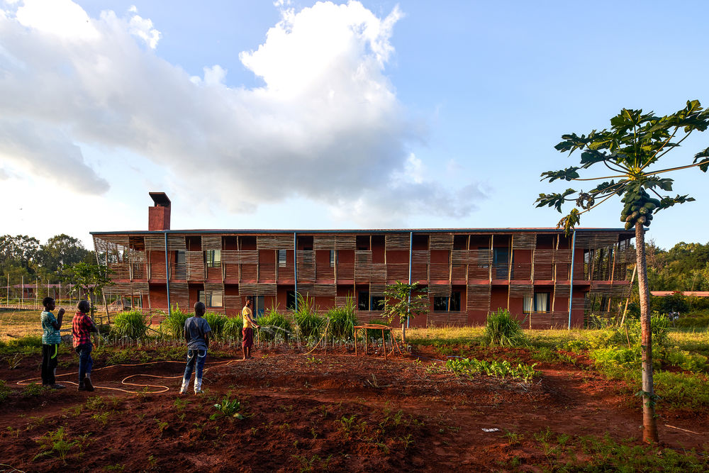 Busajo Campus  / StudioBenaim