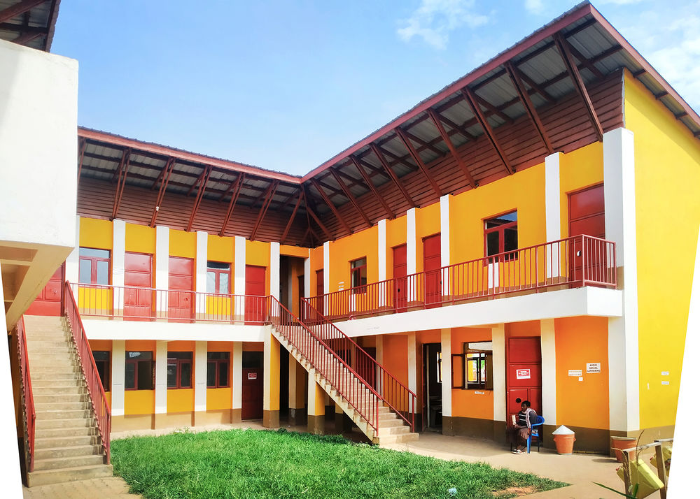 BINANCEHIS GRACE学校，乌干达 / Dream Building Service Association NGO