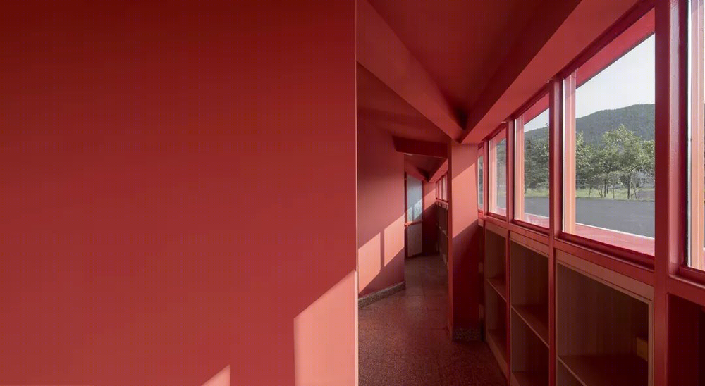 地平线上的红色音符之屋 / 郦文曦 – 里建筑事务所