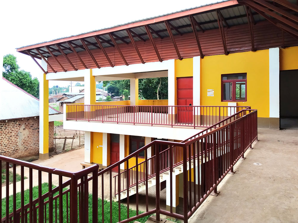 BINANCEHIS GRACE学校，乌干达 / Dream Building Service Association NGO