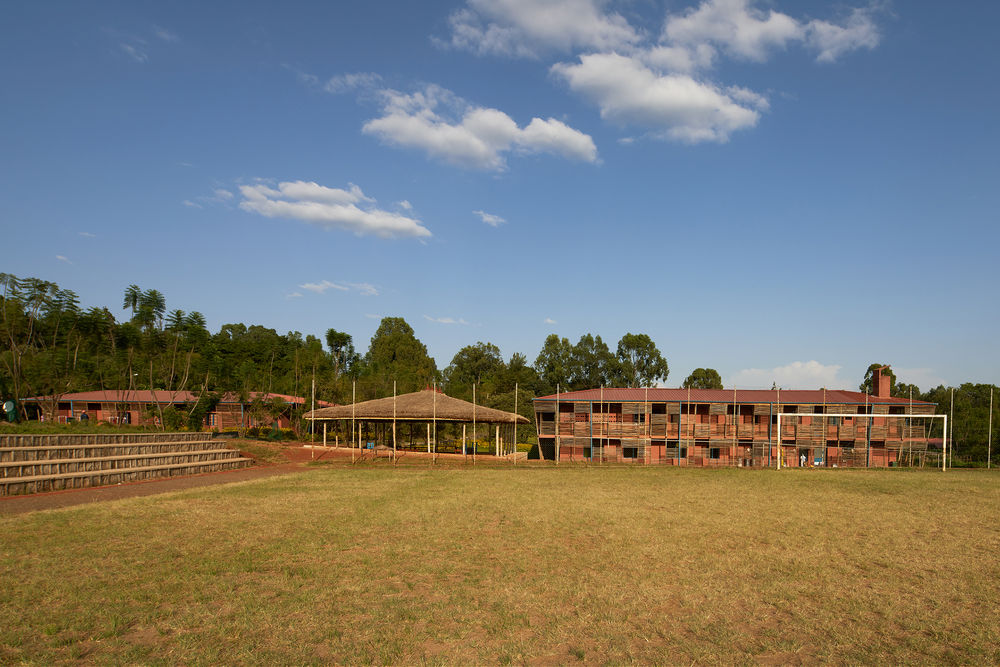 Busajo Campus  / StudioBenaim