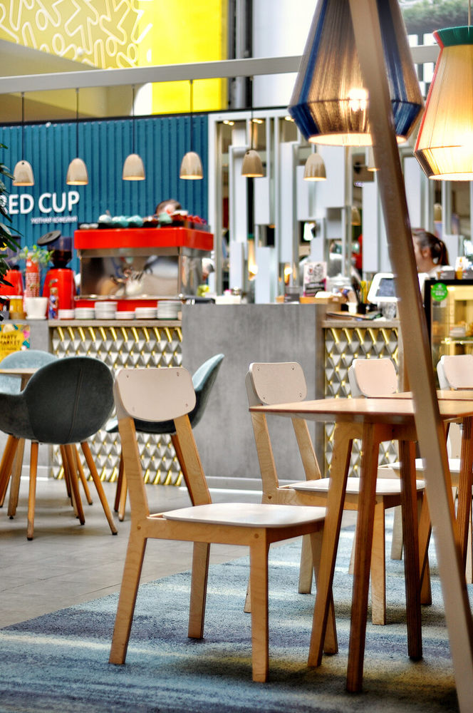 俄罗斯 Red Cup 连锁咖啡店室内设计